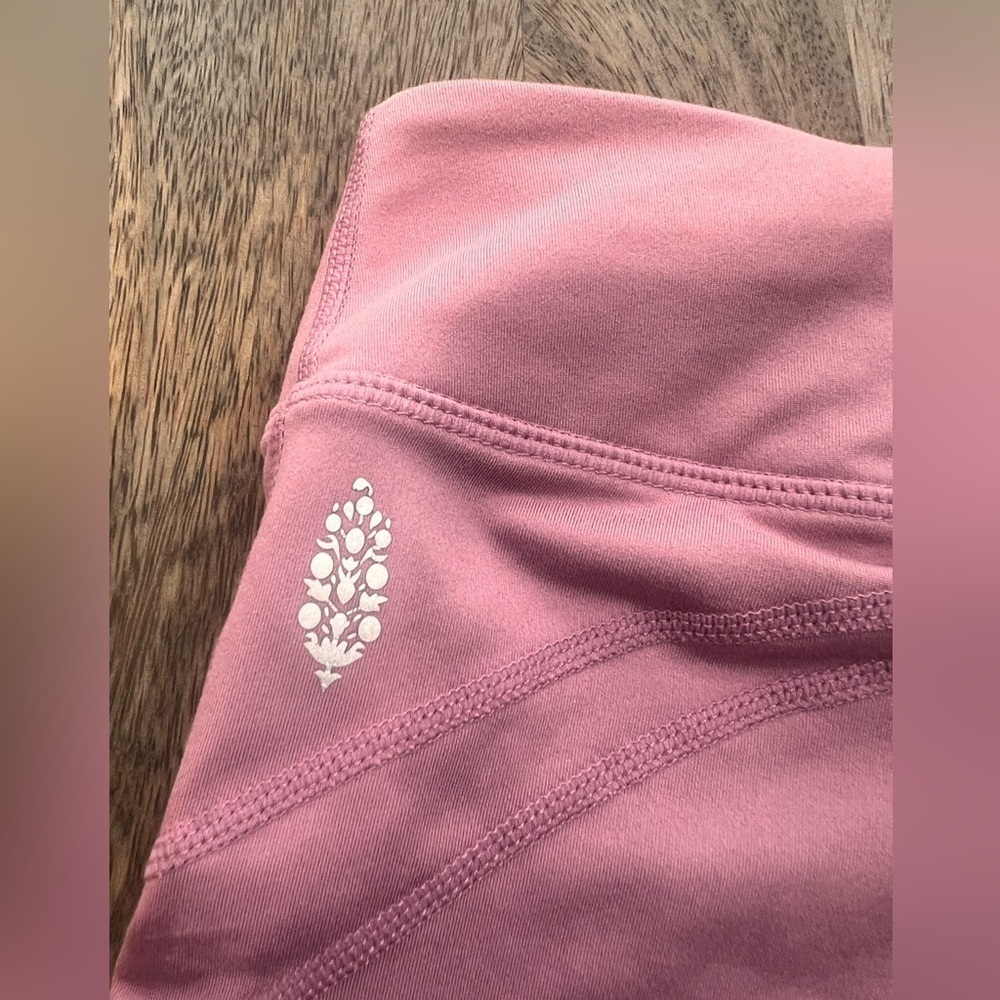 Free People Movement Mauve/Rose Pink Biker Shorts Size S - Picture 3 of 4